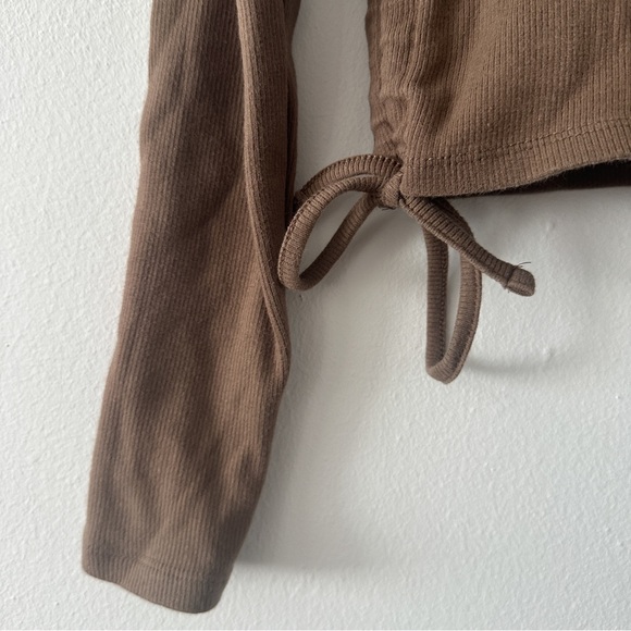 Pull & Bear Stretchy Long Sleeve Brown Crop Top Size Small - Picture 4 of 9